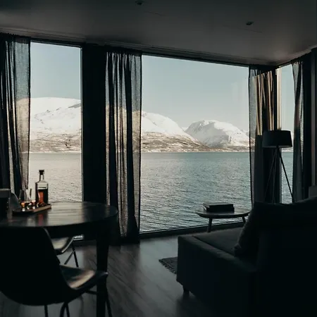 ロッジ Aurora Distillery Cabins