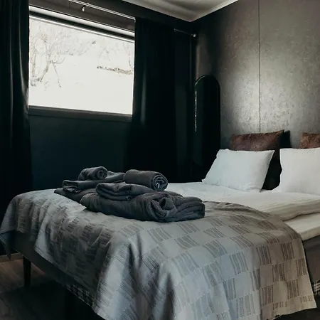 Aurora Distillery Cabins * Lyngseidet