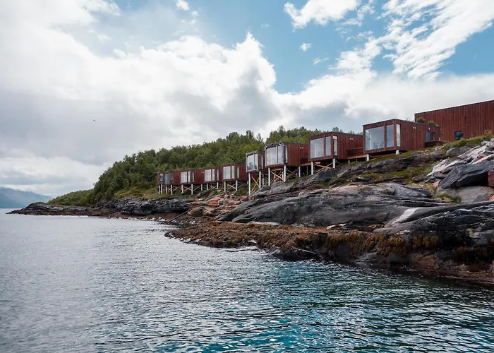 Aurora Distillery Lodge Lyngseidet